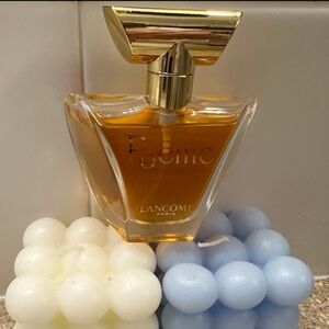 Lancôme Poême
Eau De Parfum